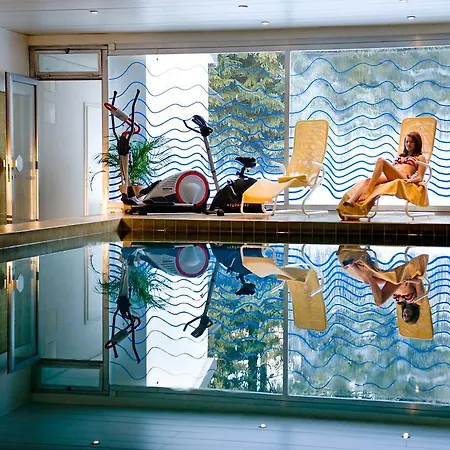 Готель Cresta Sun