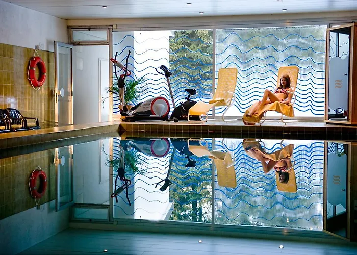 Готель Cresta Sun