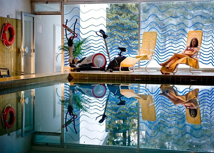 Готель Cresta Sun